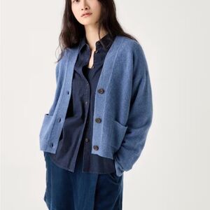 Uniqlo Light Souffle Yarn V Neck Short Cardigan NWOT